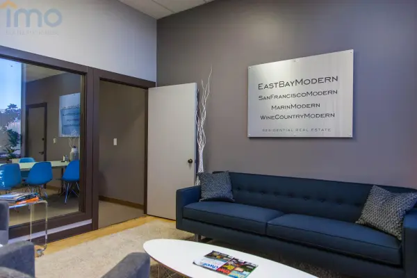 brzeski, Iwkowa, Połom Mały, Dobrze usytuowany magazyn